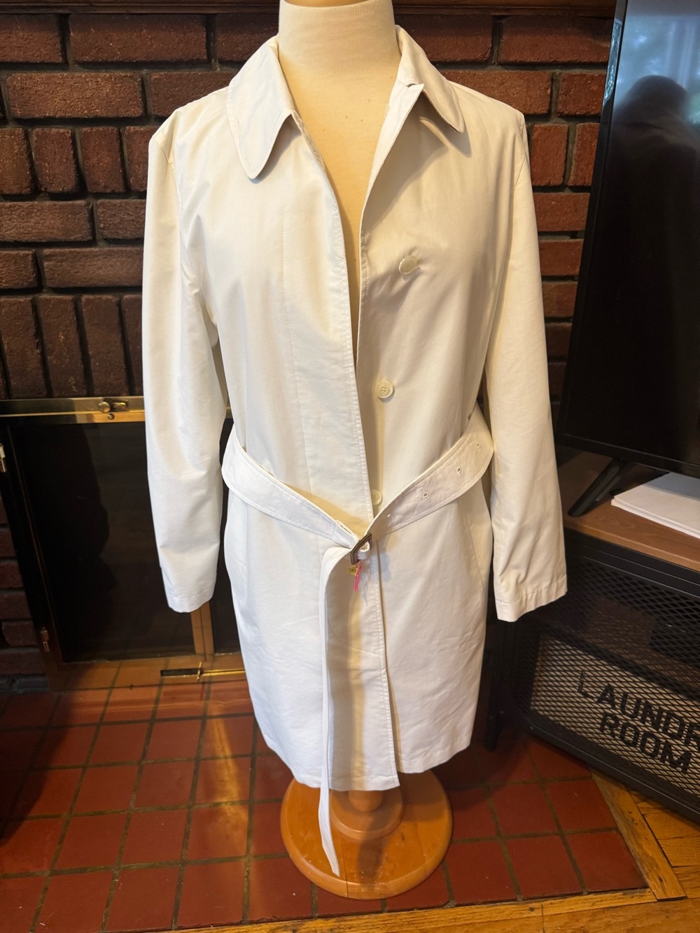 Vintage Burberry trench made in UUSA Women’s Classic White size 6 like new - Picture 2 of 15